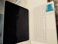 CS1735/2025 MACBOOK APPLE WHITE